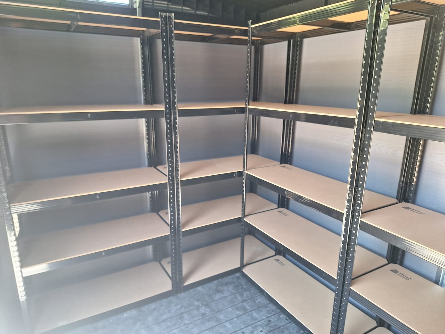 Customer photo review of כוננית מתכת מחוזקת 5 מדפים מודולריים גובה 180