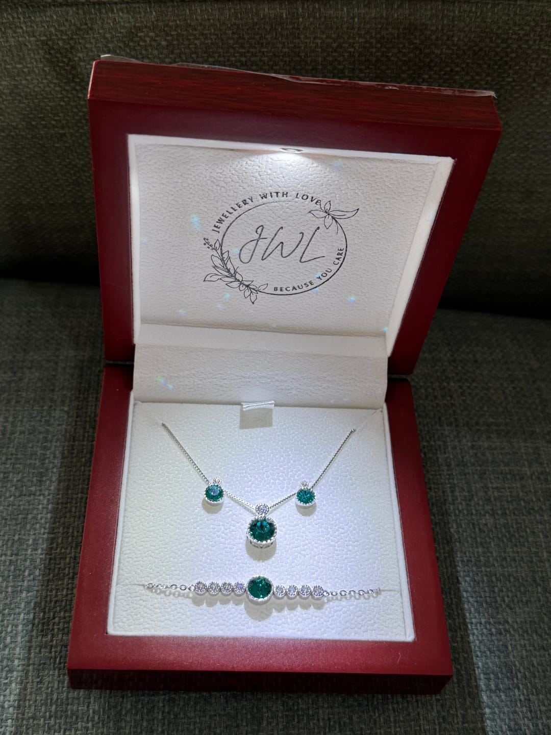 Customer photo review of 3-Piece Blue Topaz Crystal Jewellery Gift Set