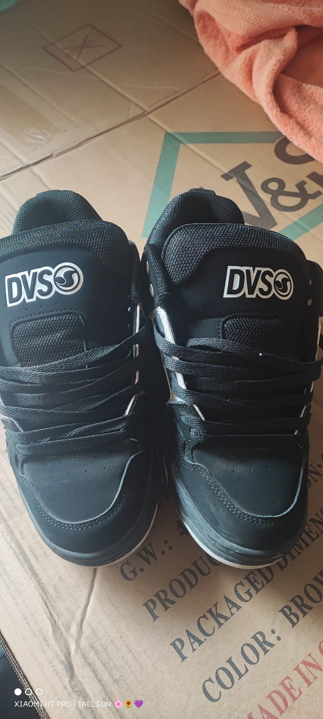 Customer photo review of Zapatillas DVS Comanche Unisex Negro