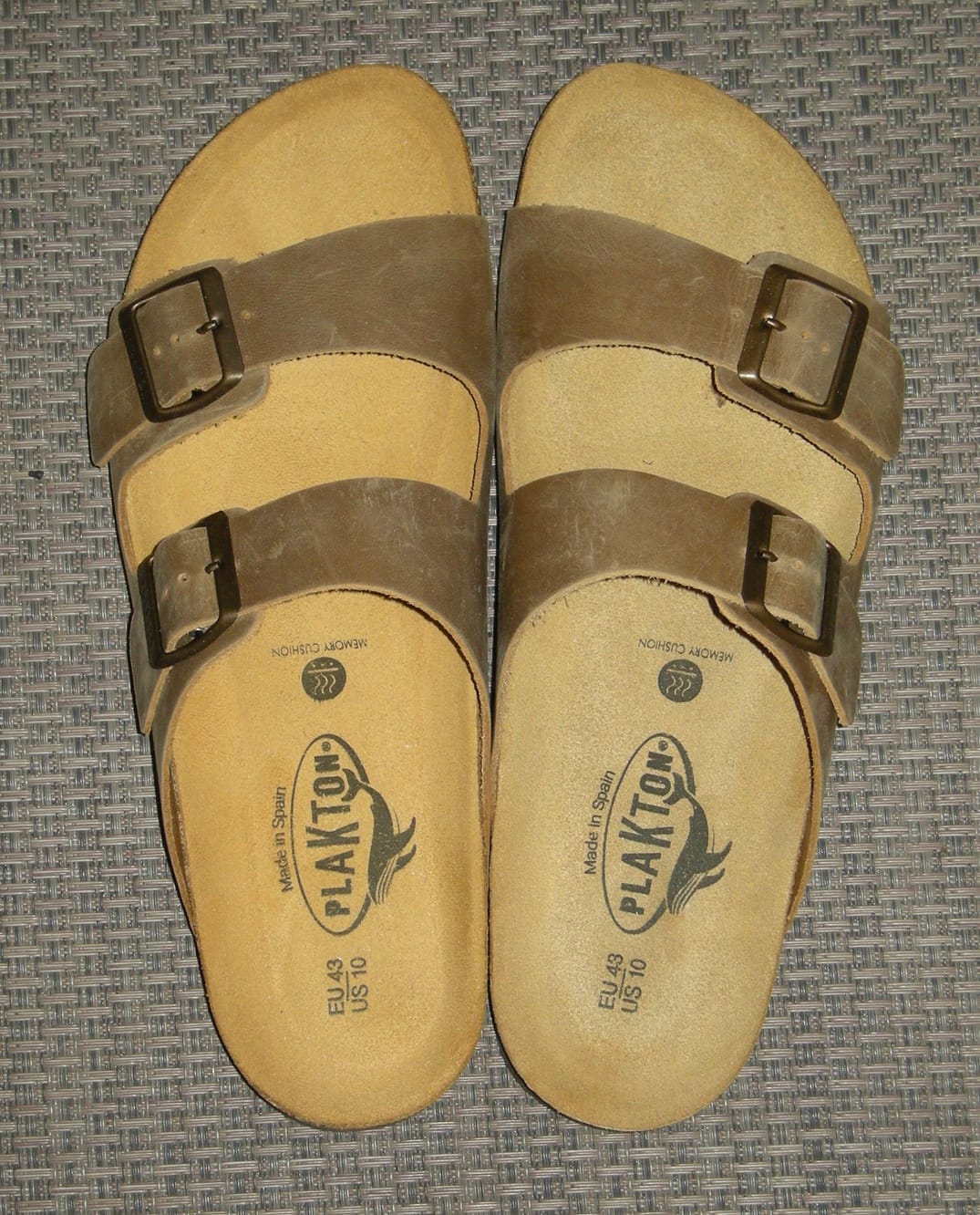 Customer photo review of Barna Two-Strap Sandal in Khaki