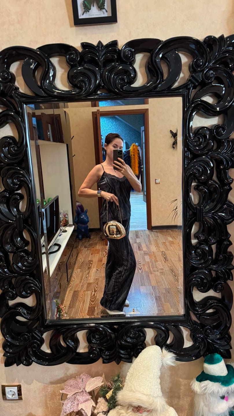Customer photo review of Celeste Shell Shape Evening Clutch