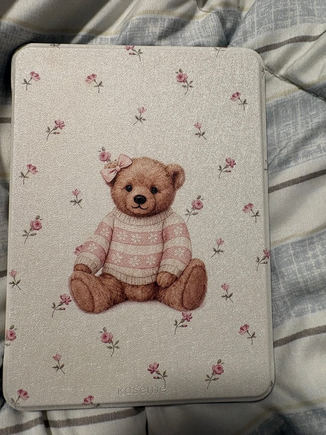 Customer photo review of Juliette Kindle Case