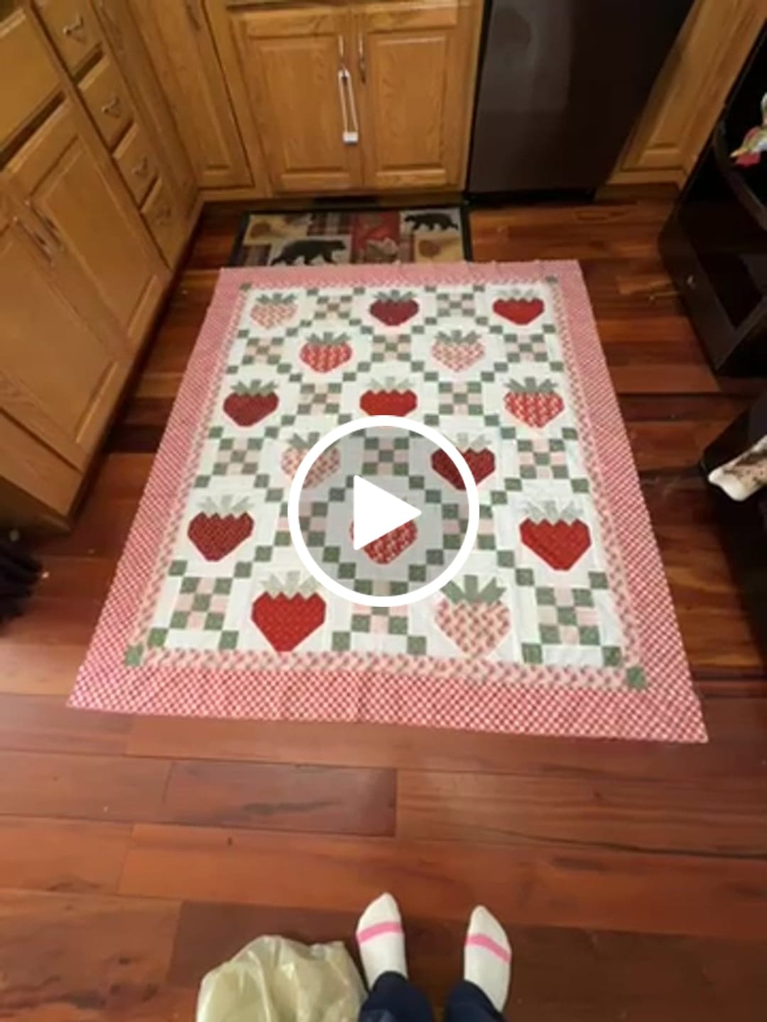Customer video review of Strawberry Fields Sew-Ready Precut Quilt Kit