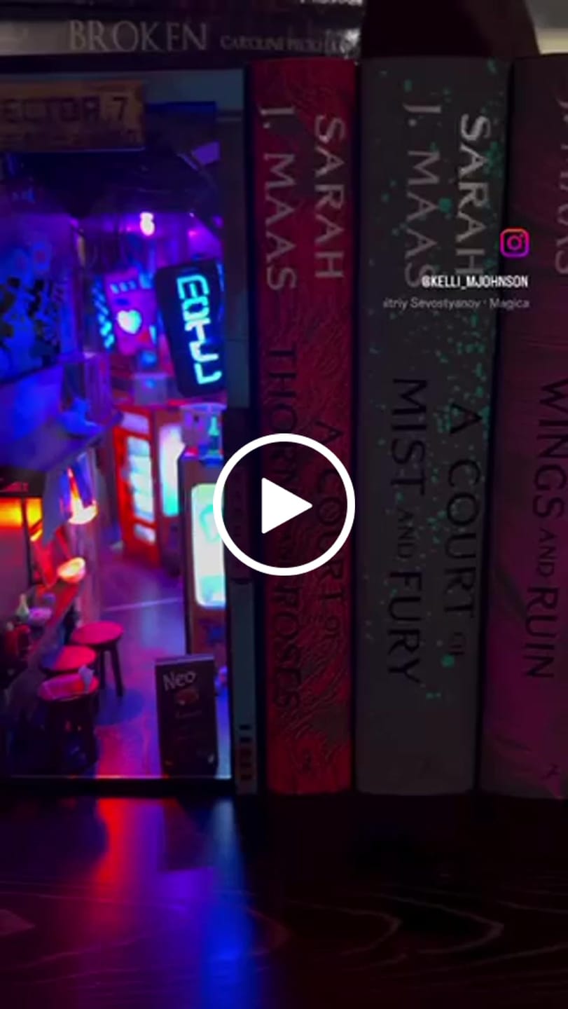 Customer video review of Neo Ramen MiniAlley – A Cyberpunk DIY Diorama Booknook Scale Model Kit