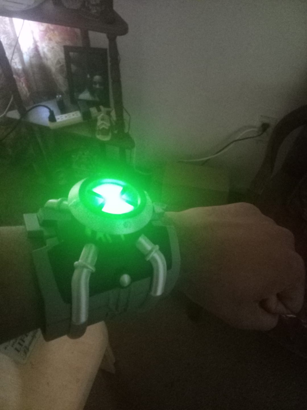 Customer photo review of Ben 10: Race Against Time Omnitrix Wearable Replica (Touch Sensing)