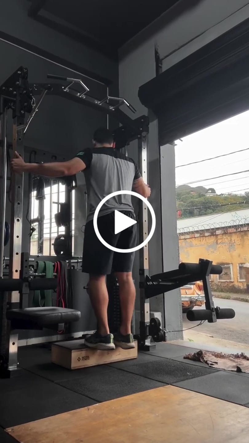 Customer video review of Estação Mega Rack Crossover Com Polia Móvel