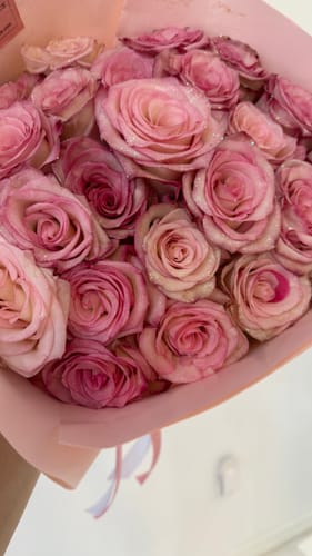 Customer photo review of Glitter Light Pink Roses