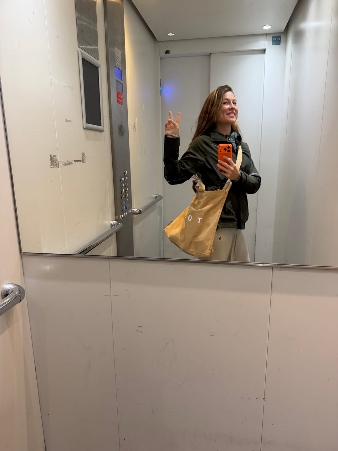 Customer photo review of Beige TØTE Bag