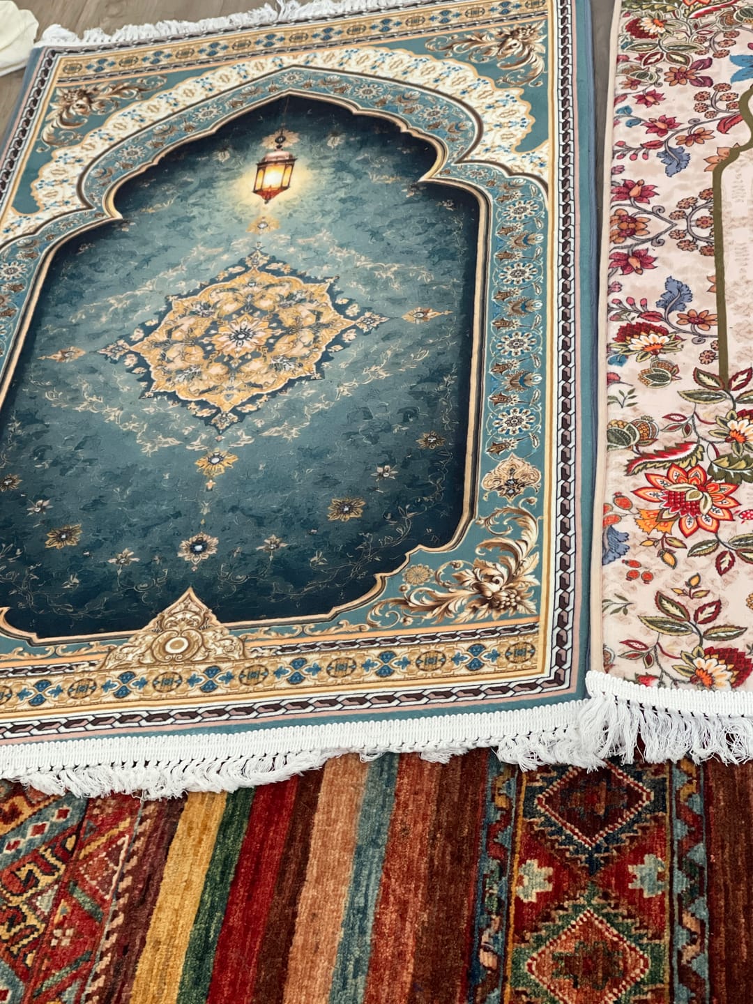 Customer photo review of Verde Mehrab Padded Prayer Mat