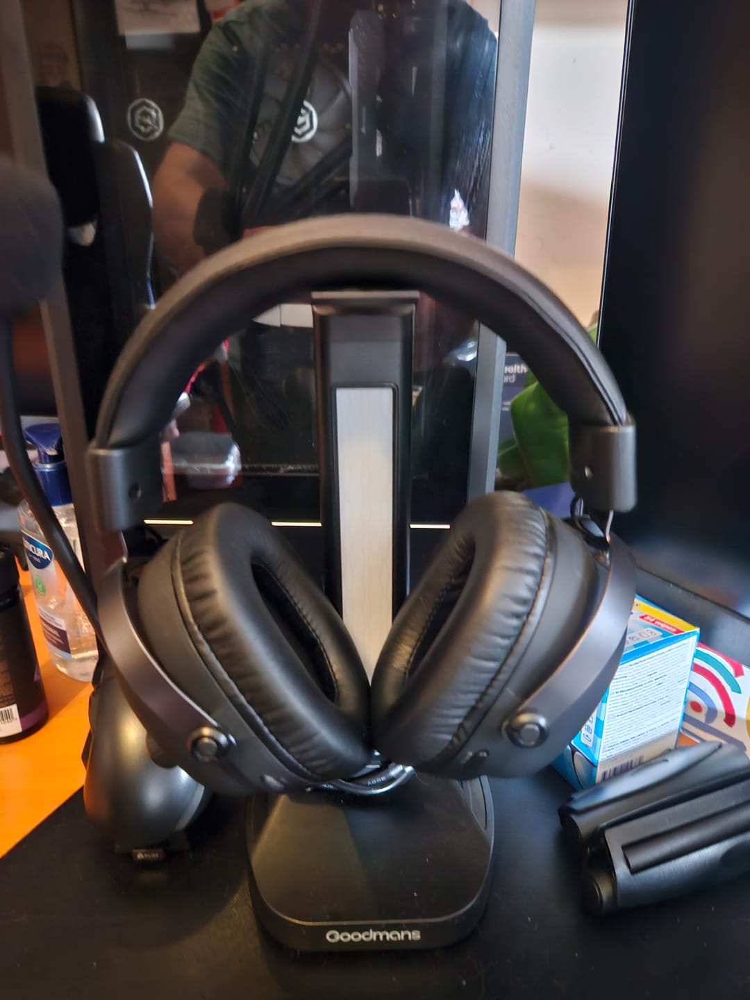 Customer photo review of Commander G Series Wireless Edition - 160 Hour Battery - 7.1 Surround Sound Wireless Gaming Headset - For PC, Playstation 5, PS4, Switch & More