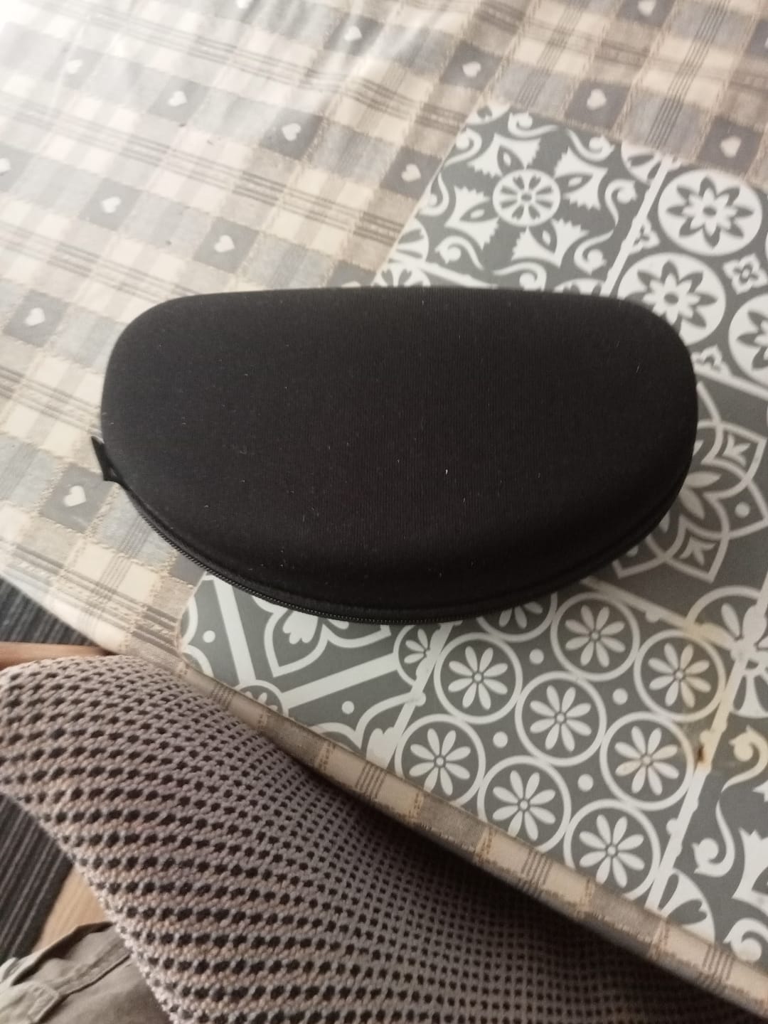 Customer photo review of Hyspecs Eyewear | Hardshell Glasses case
