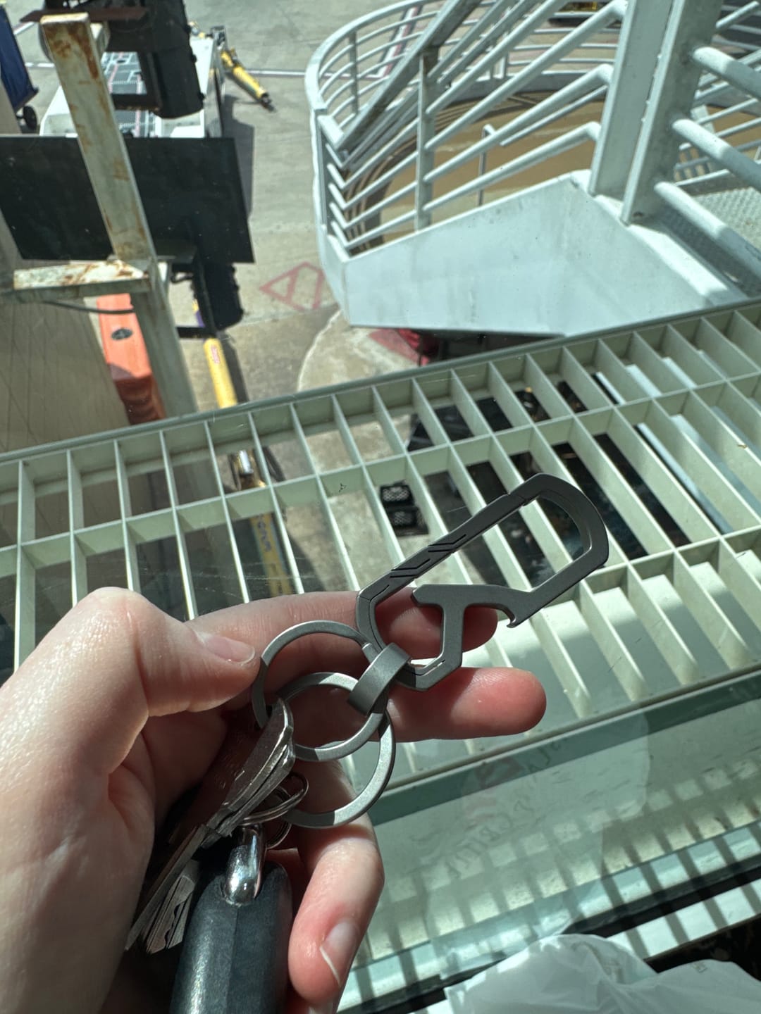 Customer photo review of 80Eighty® Titanium Keychain Clip