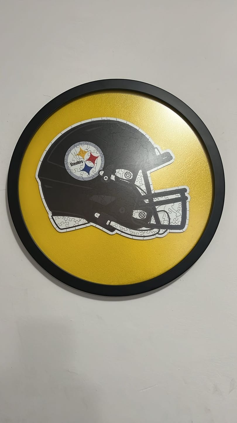 Customer photo review of Pittsburgh Steelers™ Casco - Rompecabezas de Madera