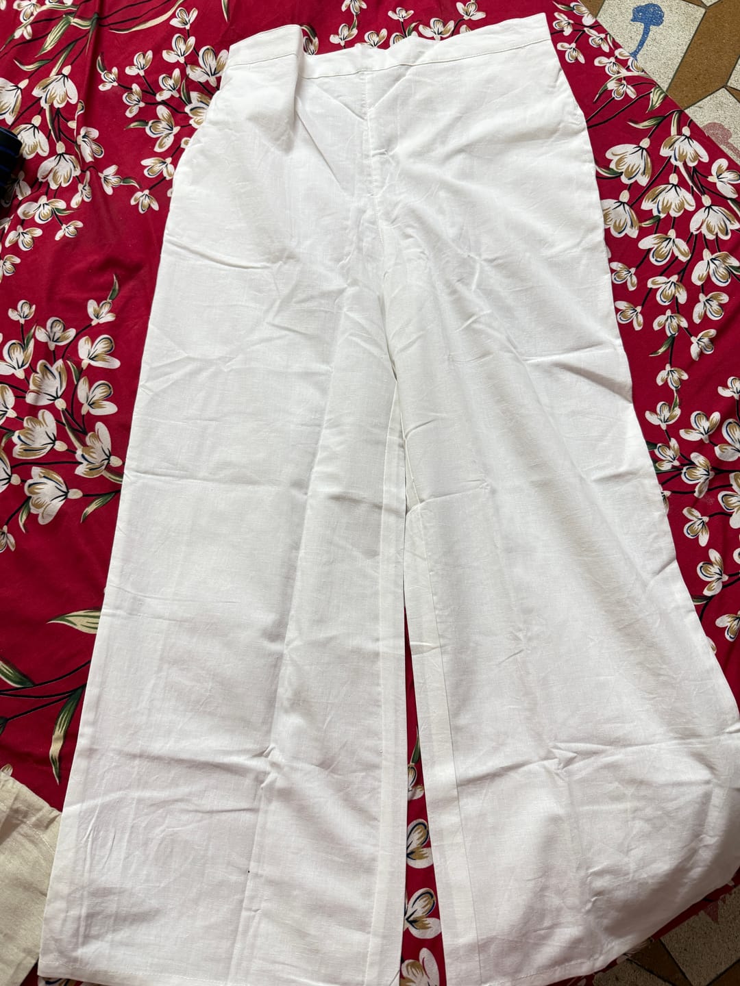 Customer photo review of Women White Airy Linen Wide Leg Pant