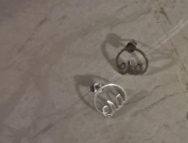Customer photo review of Gold Mini Era Logo Hoops