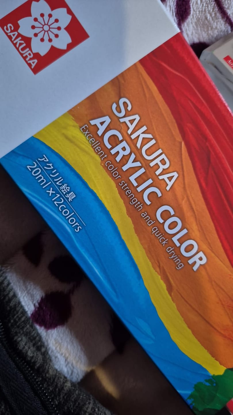 Customer photo review of Sakura Acrylic Color - Set 12 Acrílicos en Tubos 20 ml