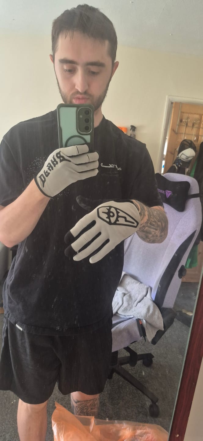 Customer photo review of Tyrant | Gravity Gloves