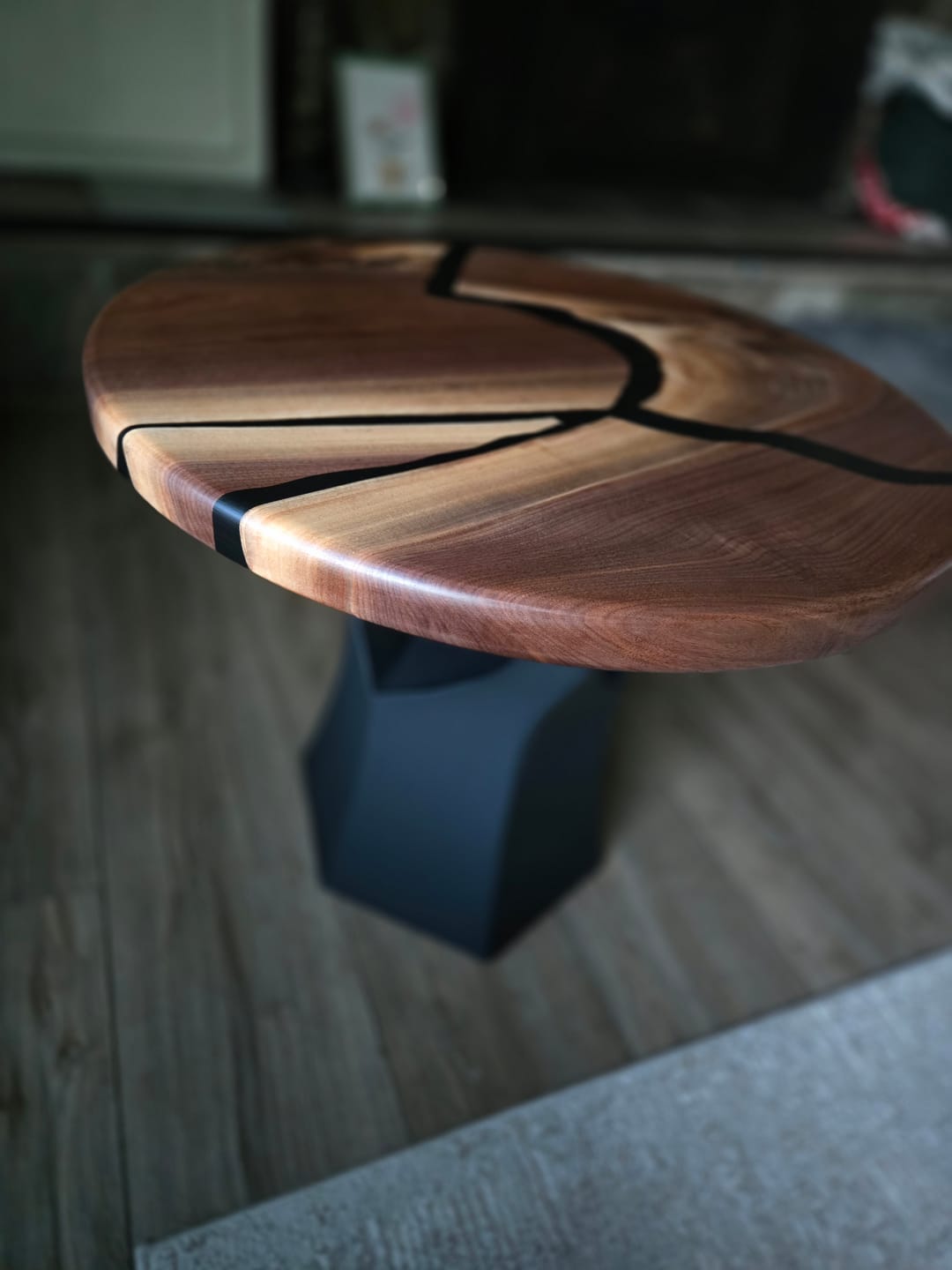 Customer photo review of Threaded Inserts And Bolts | Size M6 and M8 | 20 Sets | Table Leg Hardware