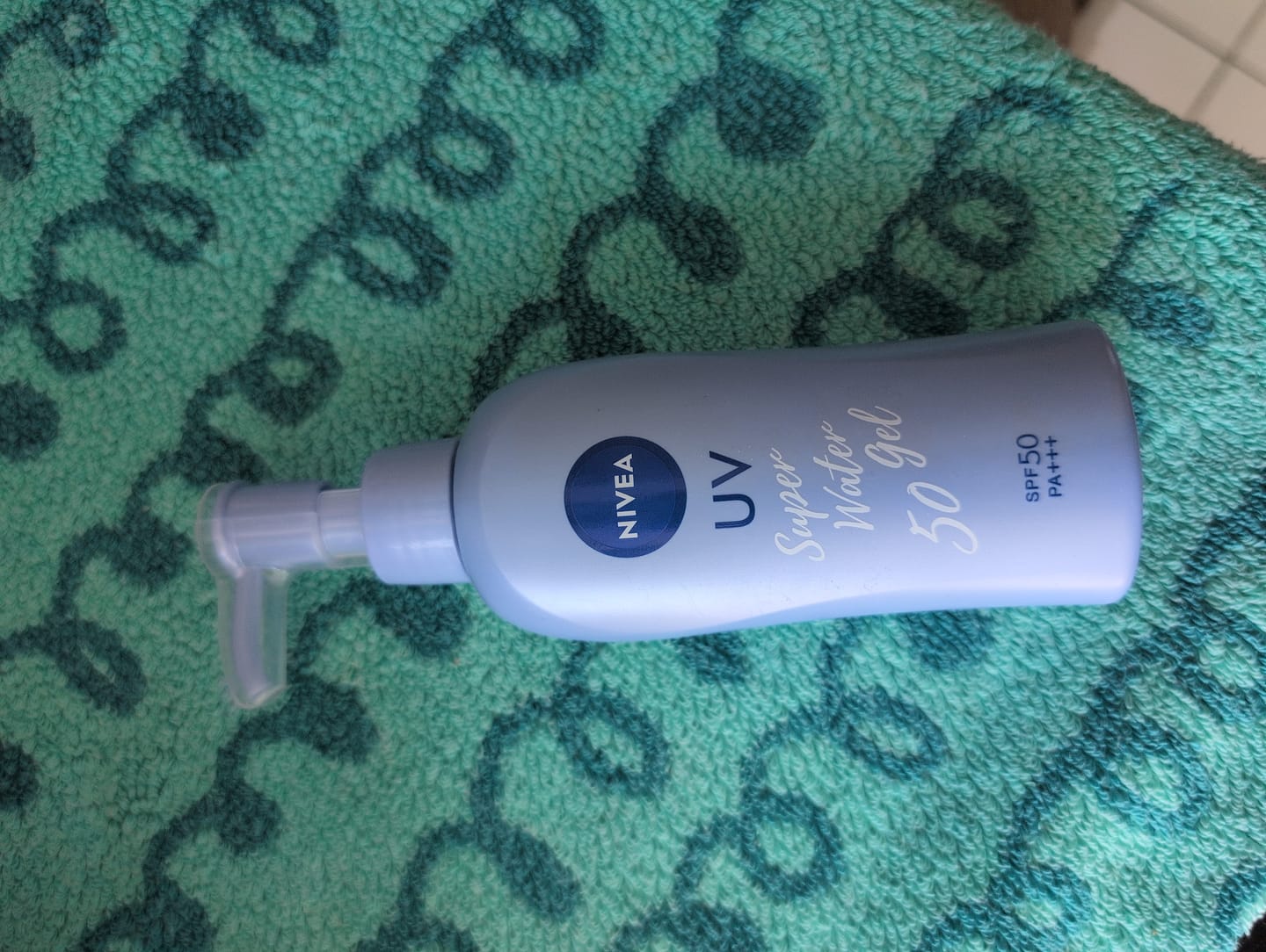 Customer photo review of Nivea Japan Super Water Gel Pump SPF 50 PA+++ 140g