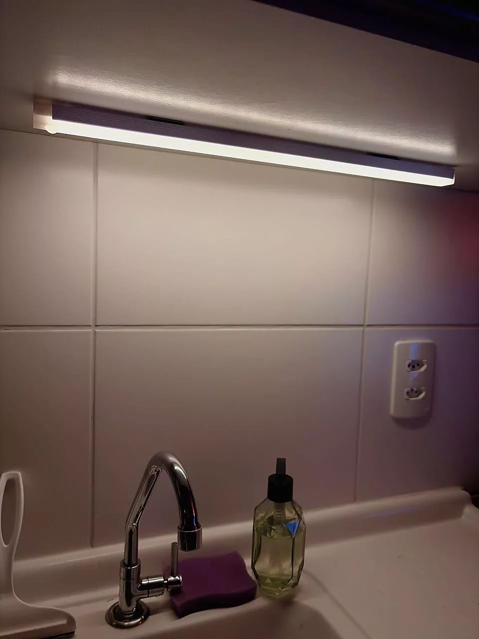Customer photo review of Luminária Inteligente com Sensor de Movimento Recarregável