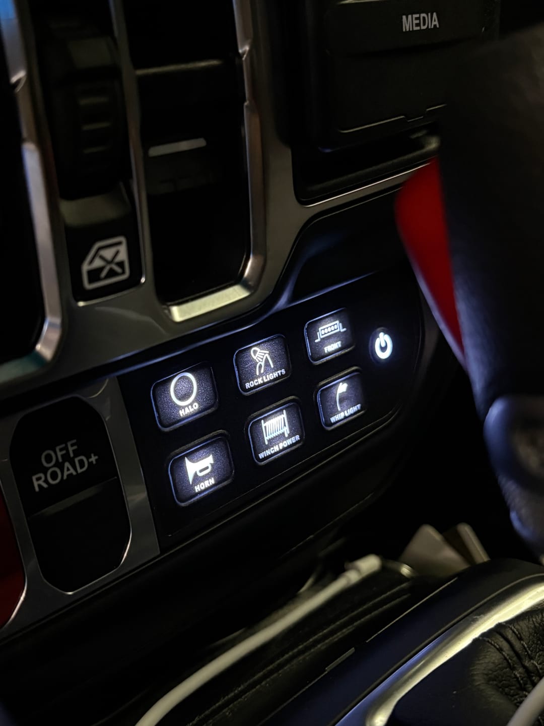 Customer photo review of Voswitch JL300 Lower Dash Switch Panel for Jeep JL Wrangler 2018+ and Gladiator 2020+