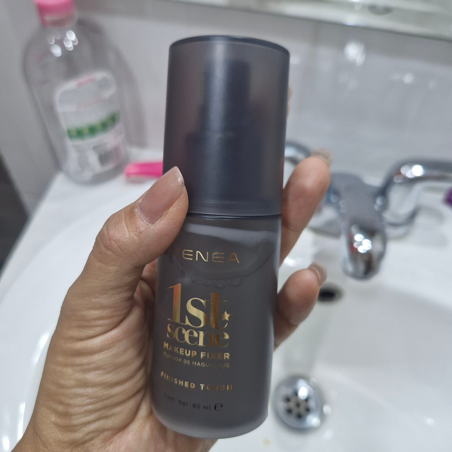Customer photo review of FIJADOR DE MAQUILLAJE 1ST SCENE