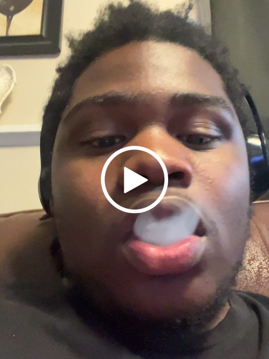 Customer video review of BLUE RASPBERRY 1.5ML VAPE
