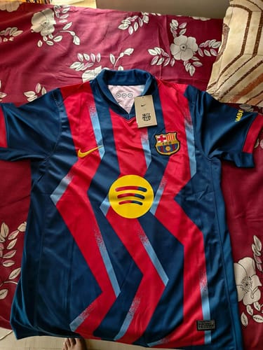 Customer photo review of FC BARCELONA 25/26 FOURTH JERSEY