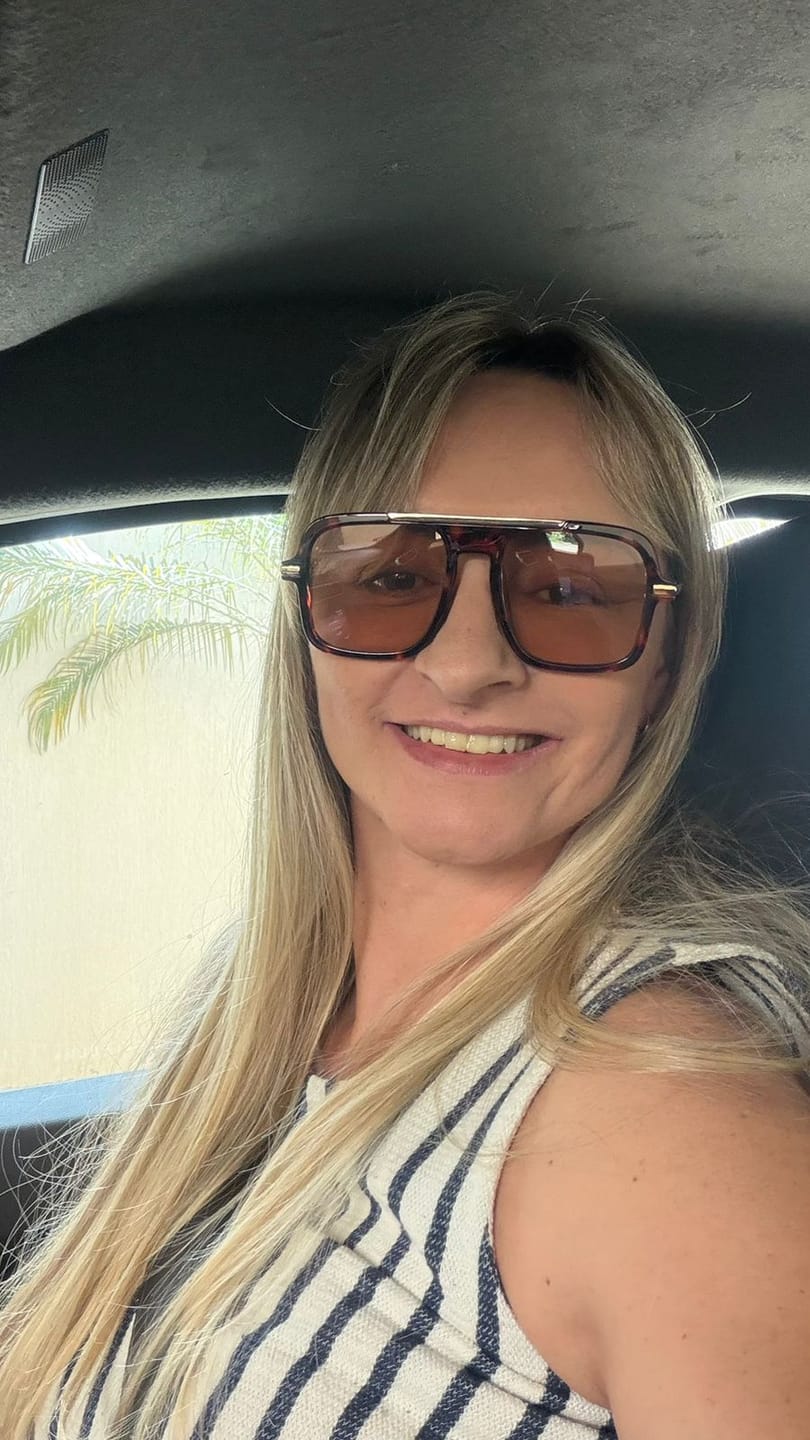 Customer photo review of Óculos Serifos | Lançamento