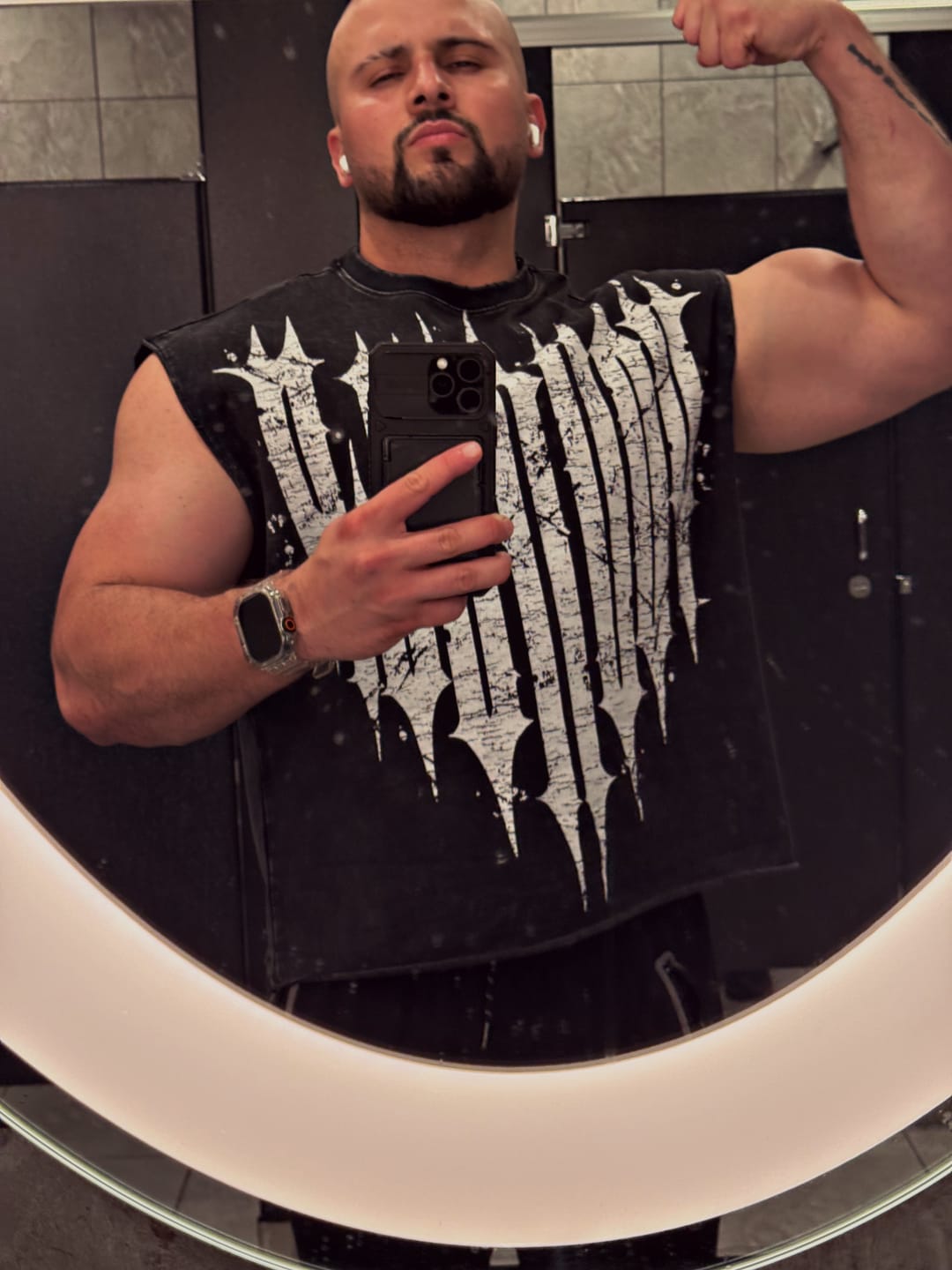 Customer photo review of 3021 - Revenge Crop Cut-Offs