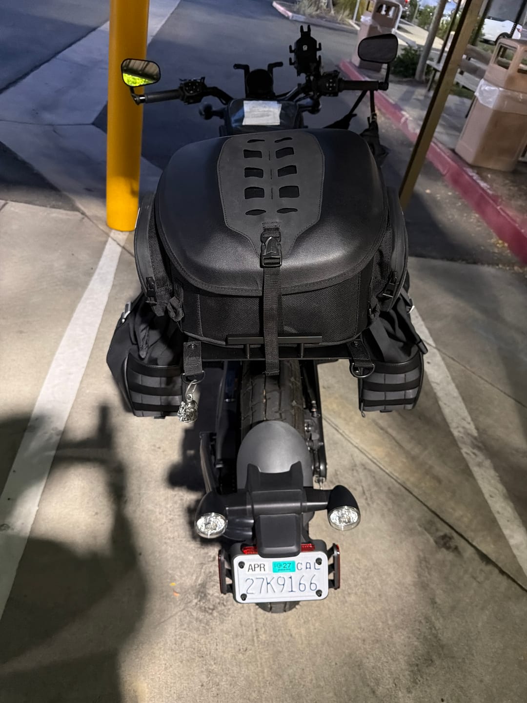 Customer photo review of 41L - Momentum Extra Large Street/Sportbike Tail Bag