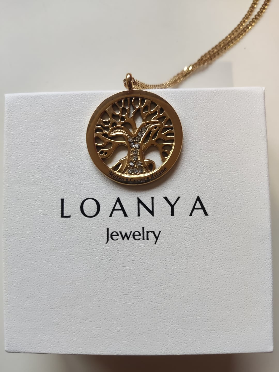 Customer photo review of Collar personalizado Árbol de la Vida con circonitas