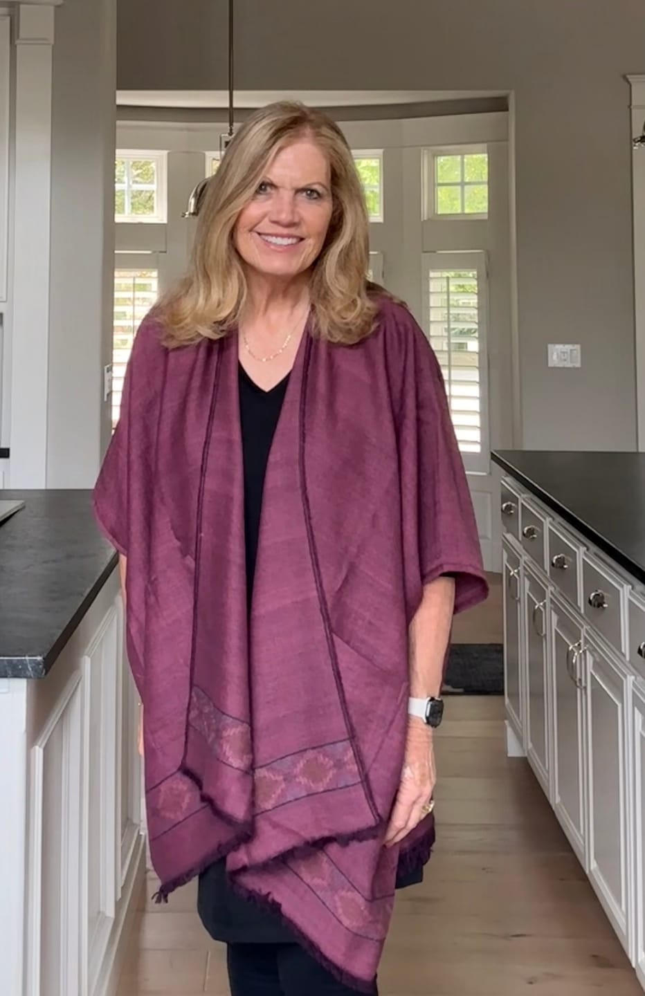 Customer photo review of NEW! Light Wool Poncho Trudi Rosehip
