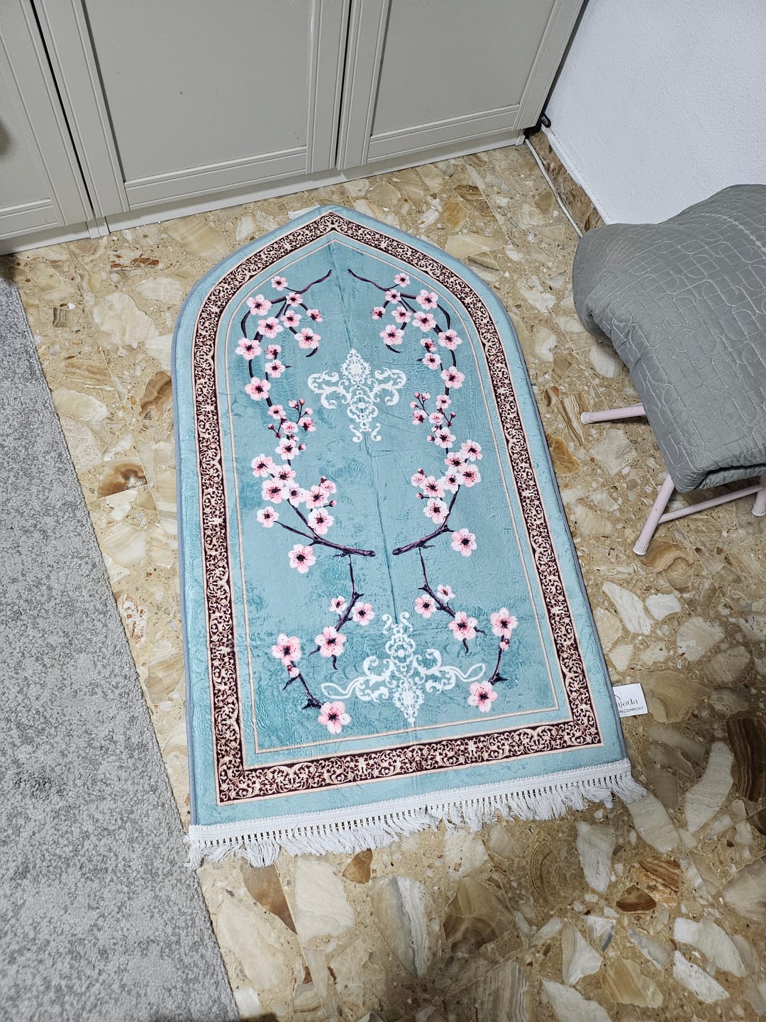 Customer photo review of Zehra Blossom Padded Prayer Mat