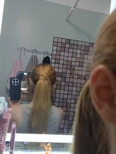 Customer photo review of Remy Ponytail Extension – Glatt