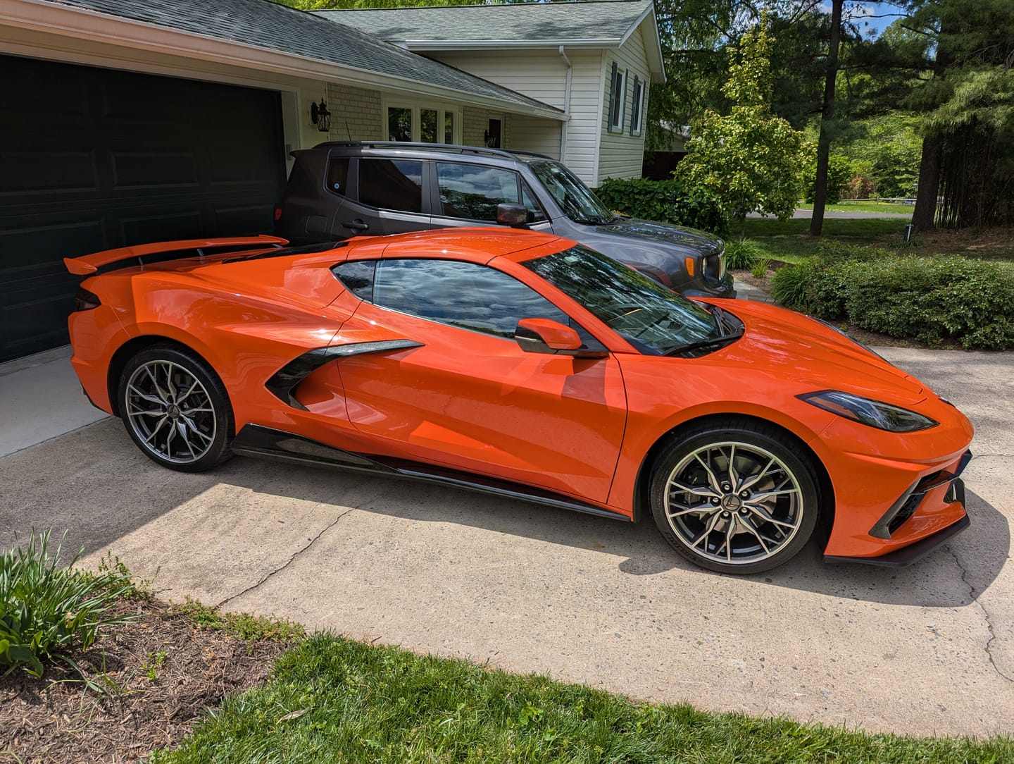 Customer photo review of Corvette C8 | 5VM Style Side Skirt Set