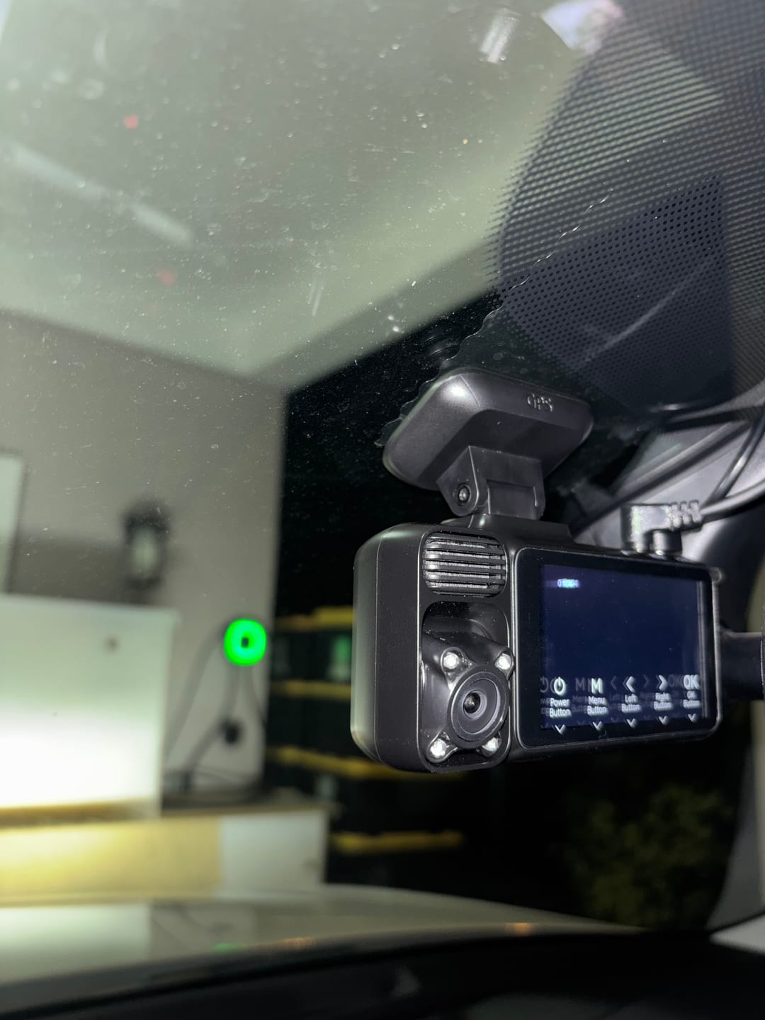 Customer photo review of Redtiger F17  3-Channel 5G Wifi Dash Cam