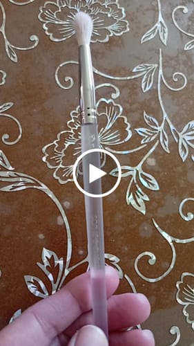 Customer video review of E205 – četkica za blendanje senke
