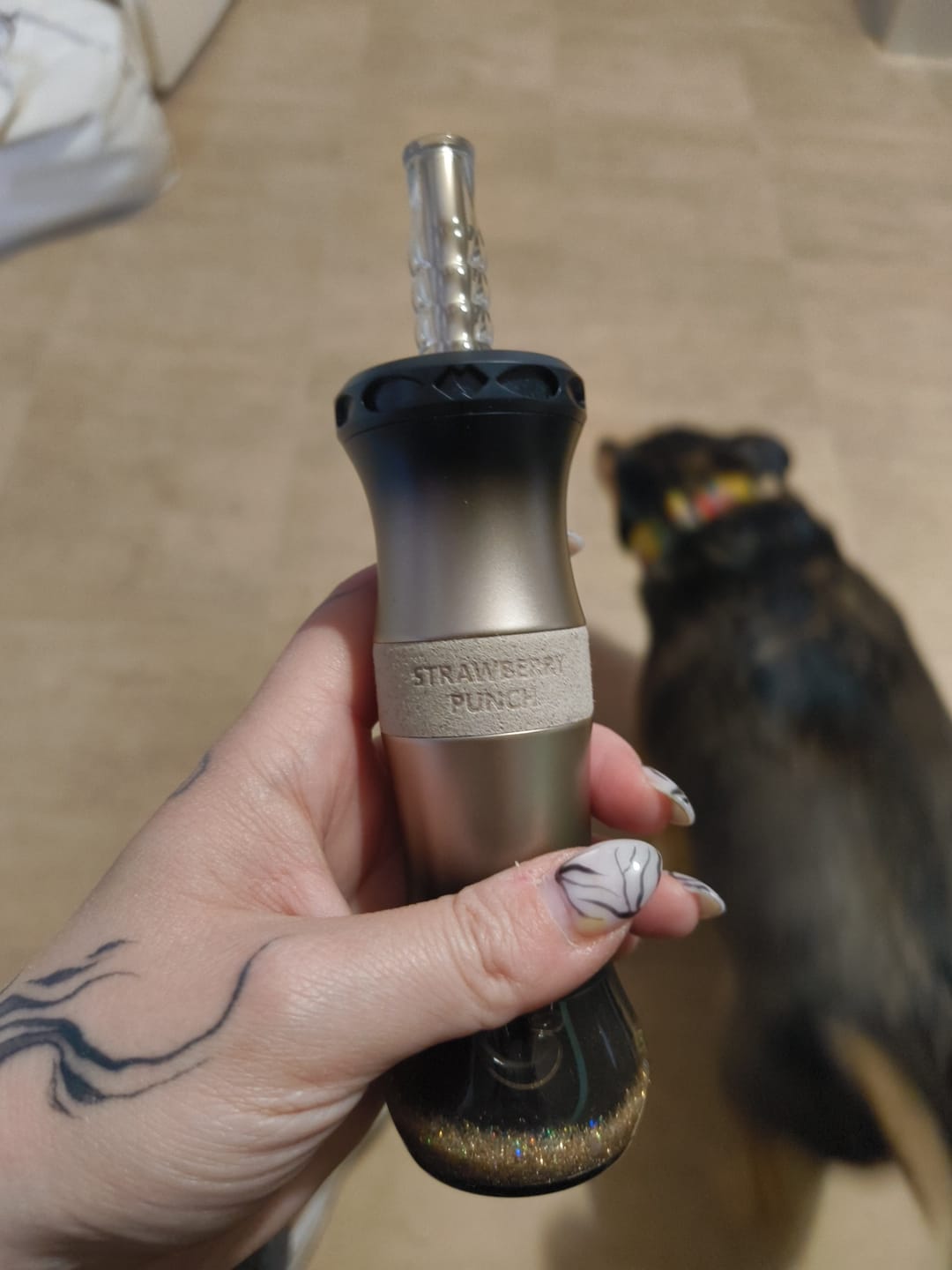 Customer photo review of Al Fakher Crown Bar – E-Hose X 60K – 0.6% Nicotine – Disposable Vape / Hookah