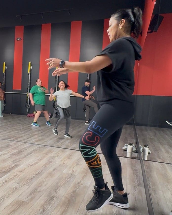Customer photo review of Wildbeat High Waisted Ankle Leggings