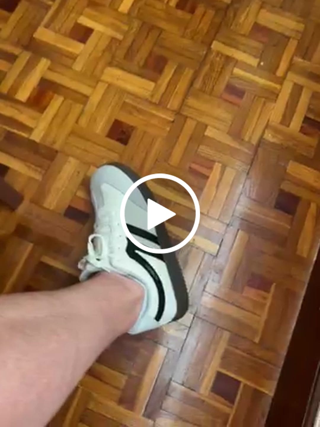 Customer video review of Lily - Zapatos De Punta Ancha