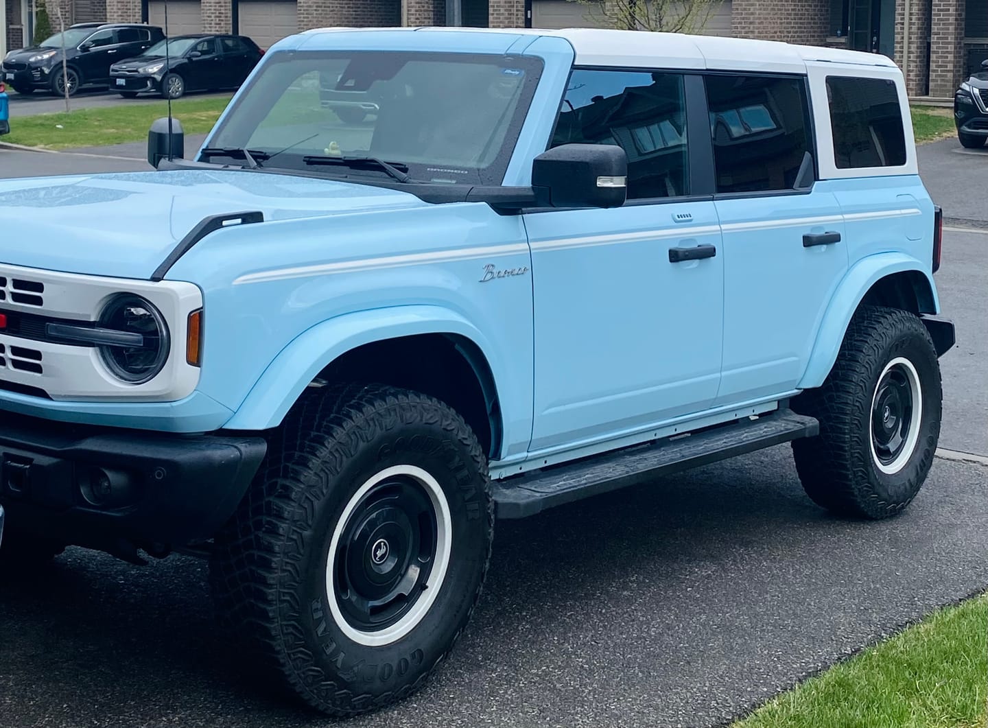 Customer photo review of Slim Square-Top Fender Flares *Color Matched | Ford Bronco 2021–2025