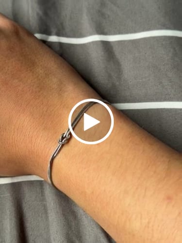 Customer video review of Forever Knot Bracelet