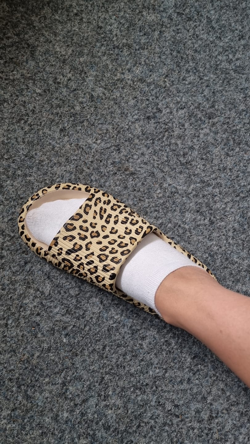 Customer photo review of HappyFlops Limited Editions