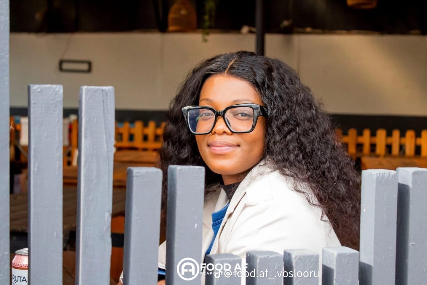 Customer photo review of Deep Weave Full Frontal 16 Inch Wig
