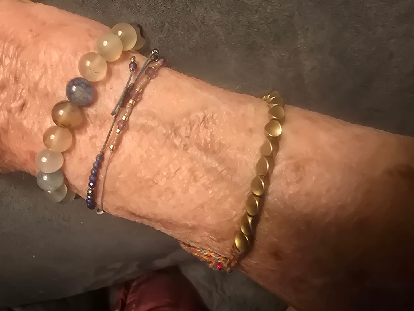 Customer photo review of Bracelet Tibétain en Perles de Cuivre