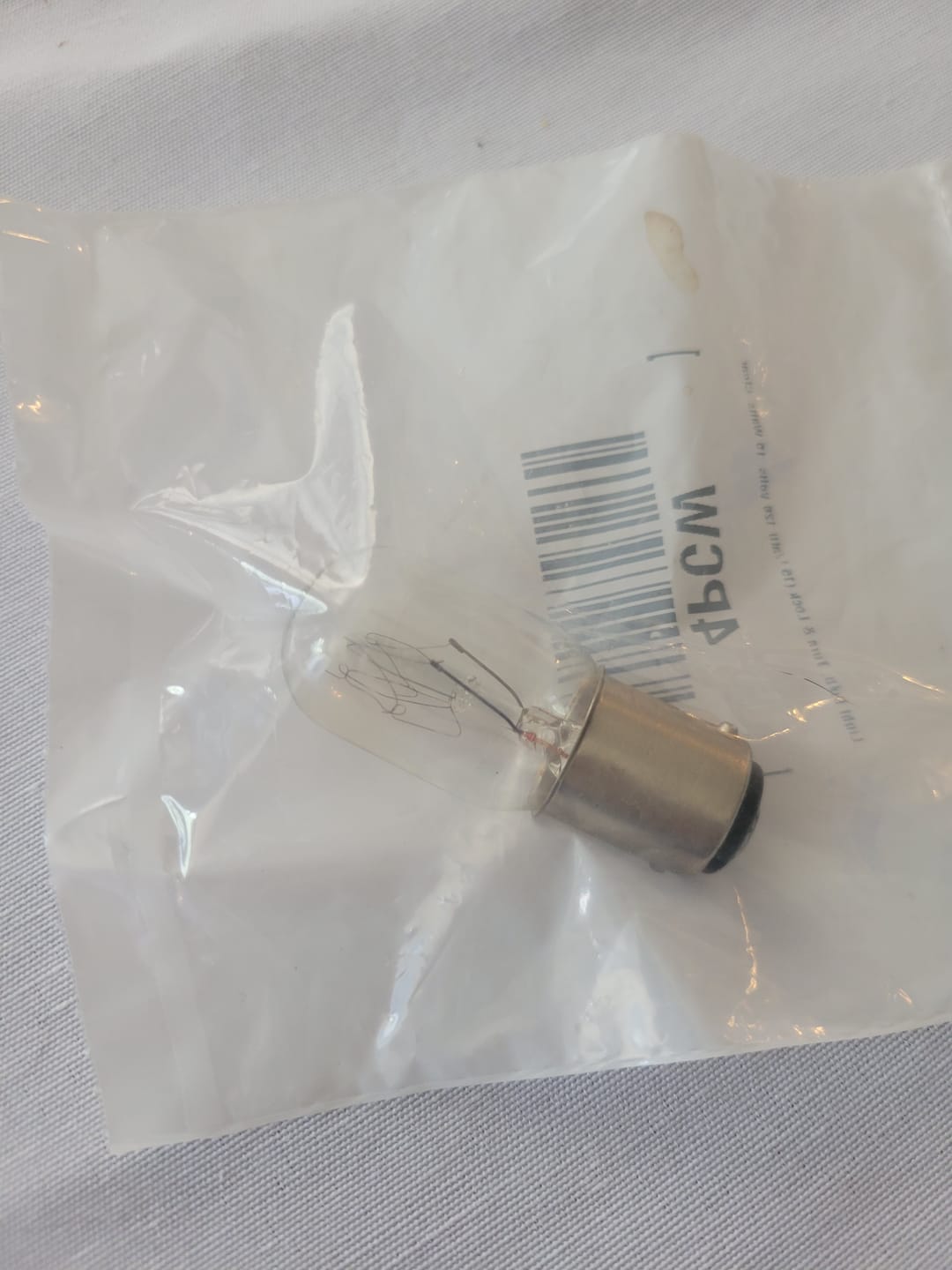 Customer photo review of Light Bulb, Turn & Lock (15 Watt)