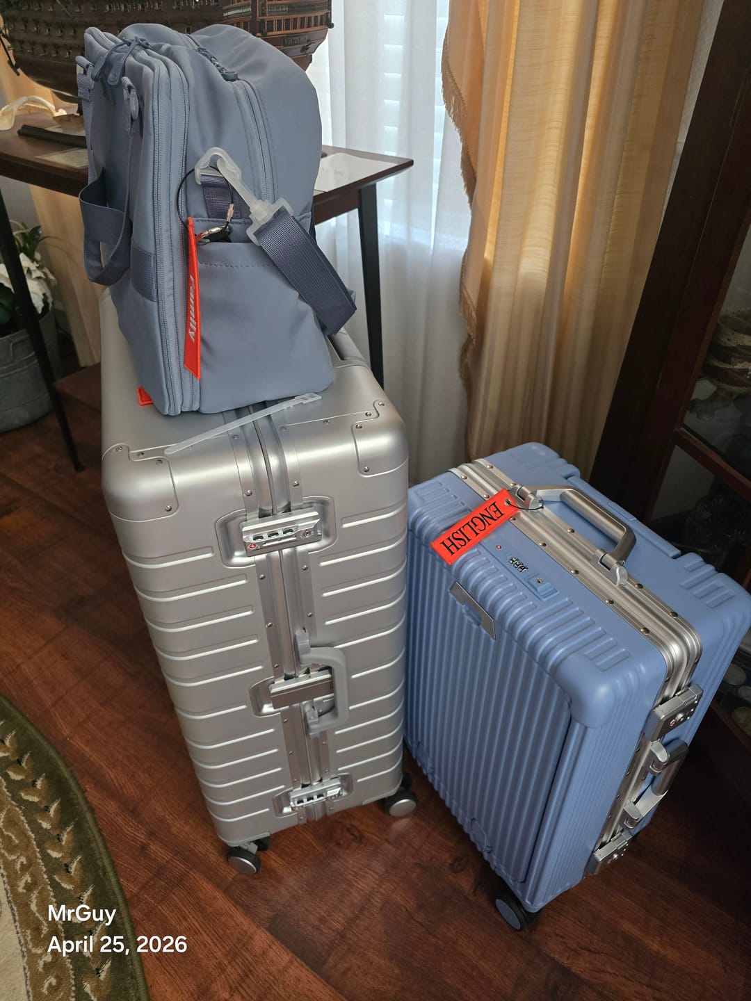 Customer photo review of Check-in: Aluminum 28"