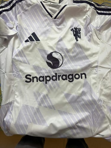 Customer photo review of MANCHESTER UNITED 25/26 AWAY JERSEY
