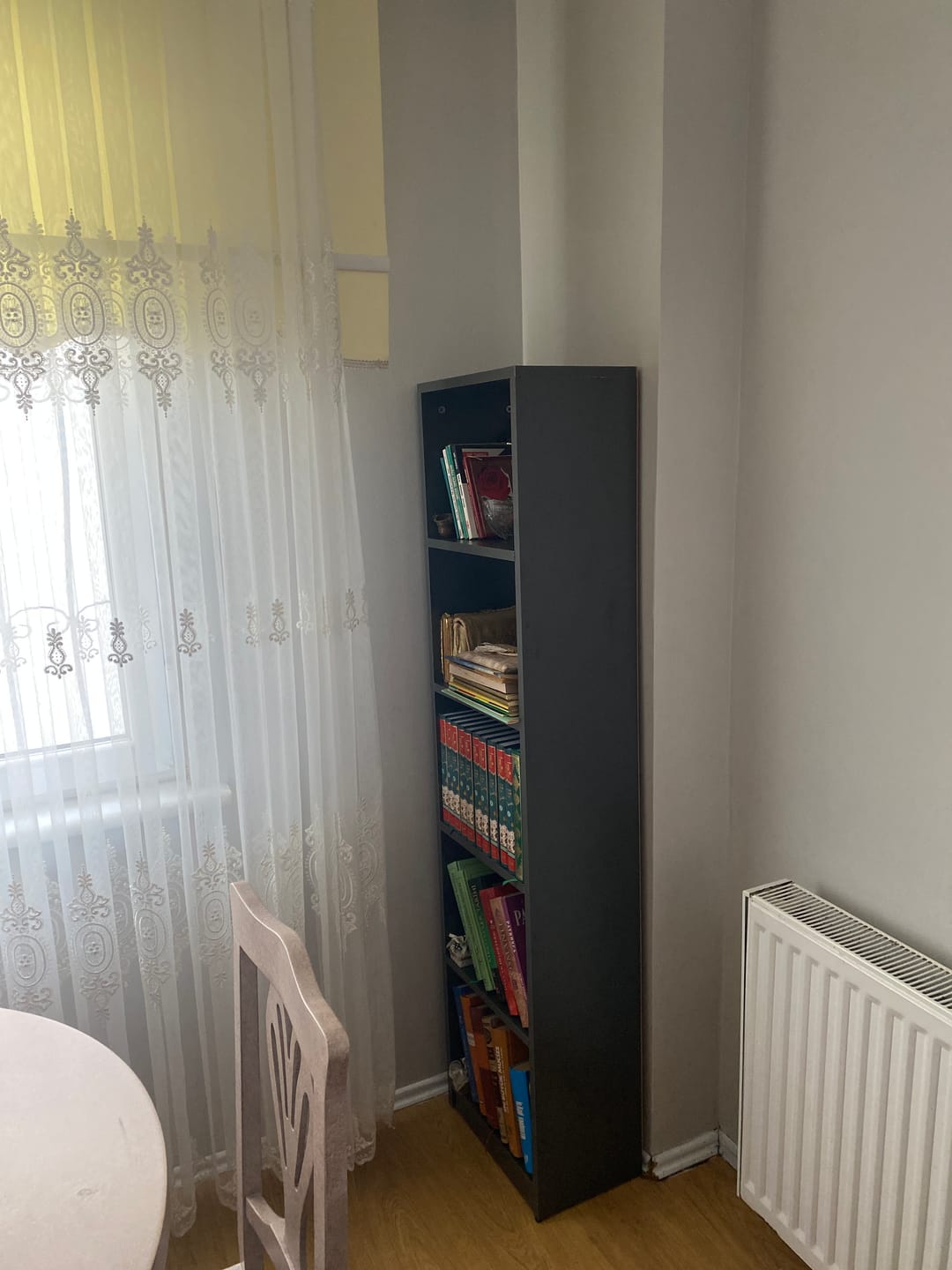Customer photo review of Rani HC111 Kitaplık 5 Raflı Çalışma Odası Kütüphane Modern Duvar Rafı Antrasit